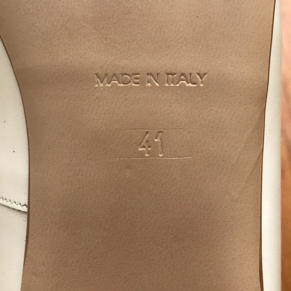 Flat shoes by Intrend - Picture 7 of 7